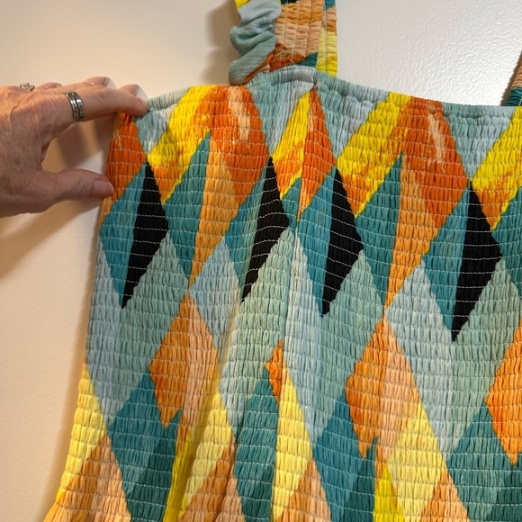 Colorful Geometric Patterned Top - Picture 3 of 4